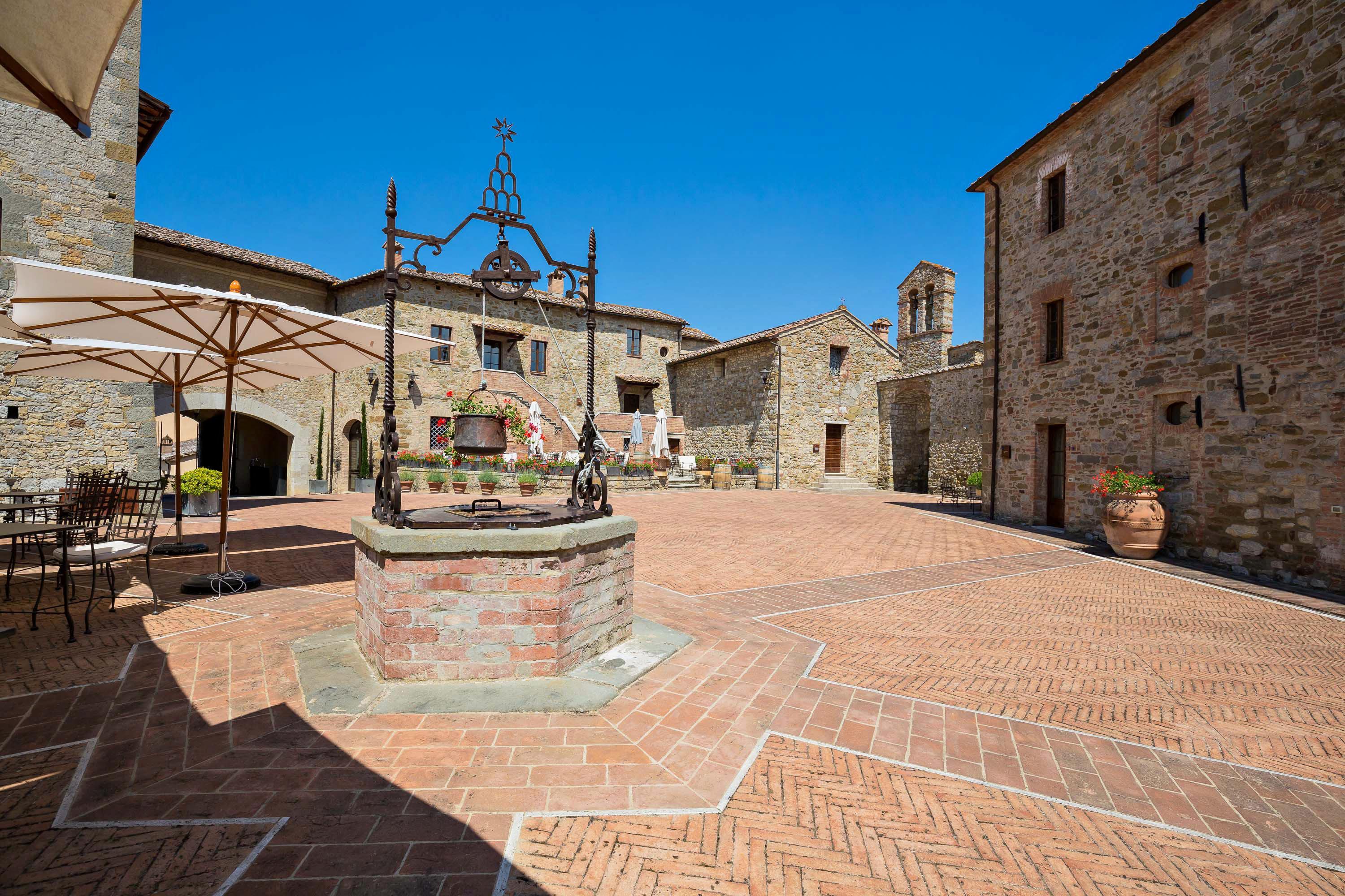 Castel Monastero - The Leading Hotels Of The World Castelnuovo Berardenga Exterior foto